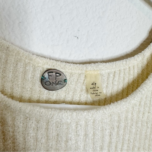 Free People one ruffle sleeve soft cream color blouse shirt size small - Picture 3 of 6